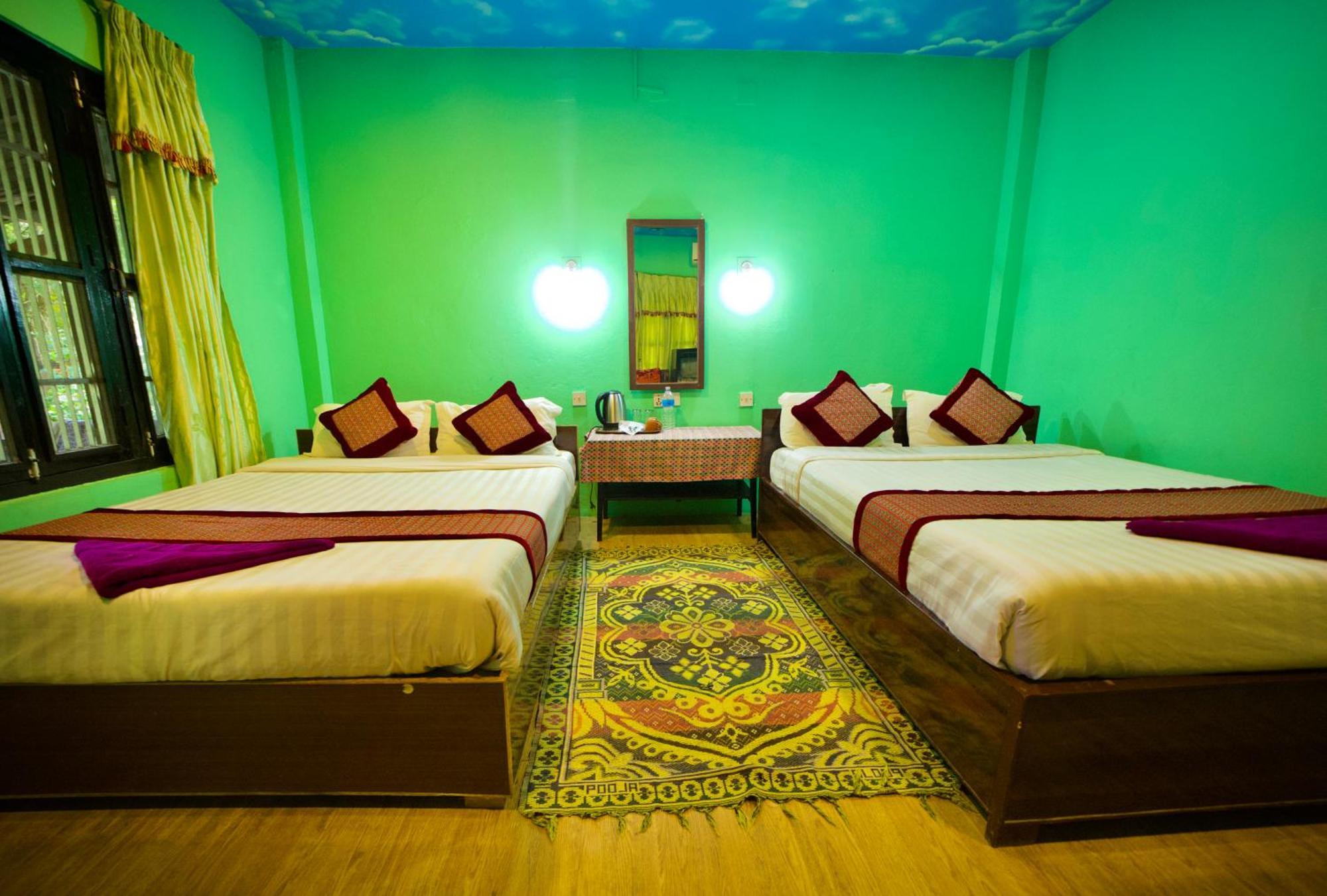Chitwan Gaida Lodge - Animal Lovers & Birdwatchers Paradise Sauraha Luaran gambar