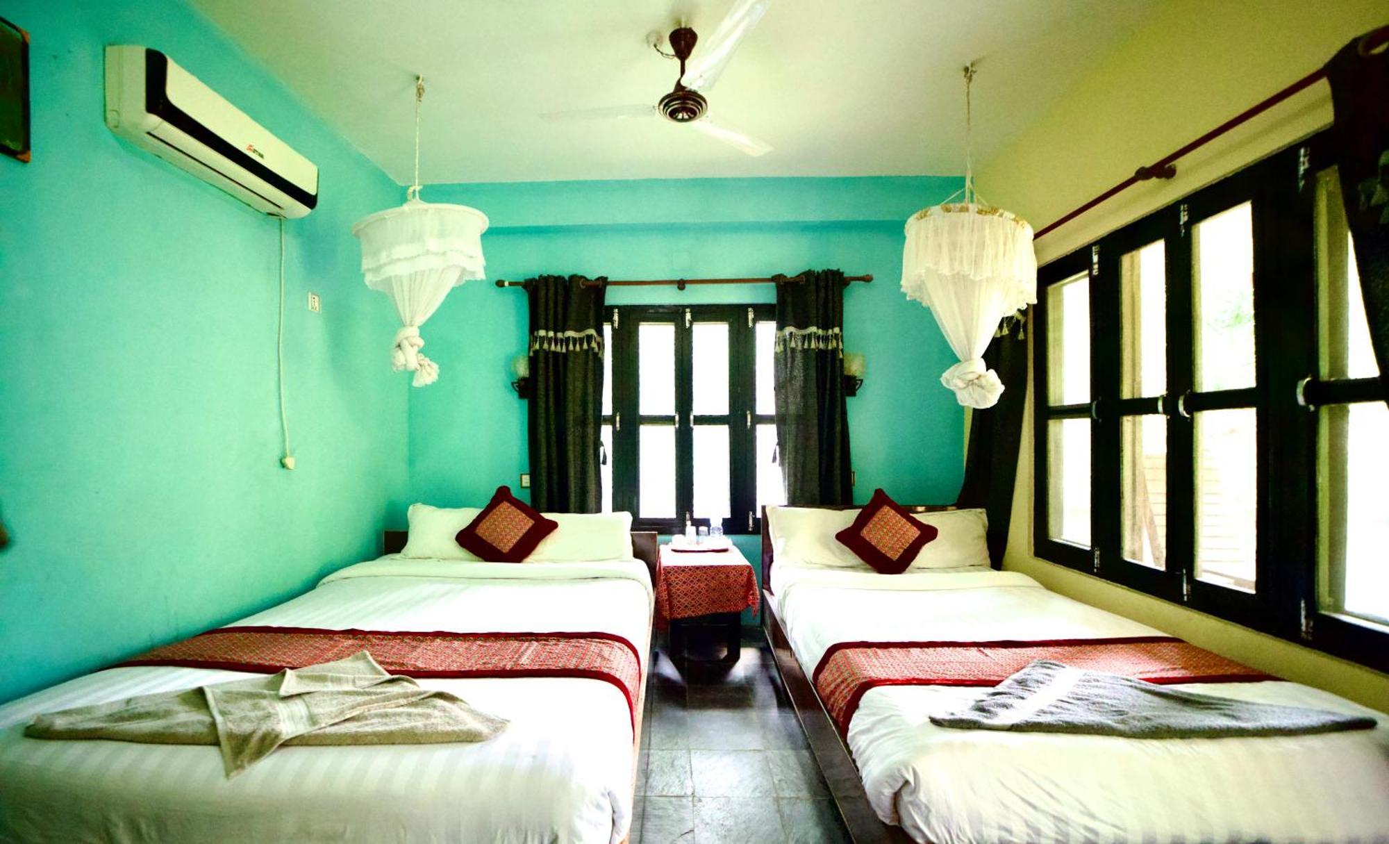 Chitwan Gaida Lodge - Animal Lovers & Birdwatchers Paradise Sauraha Luaran gambar
