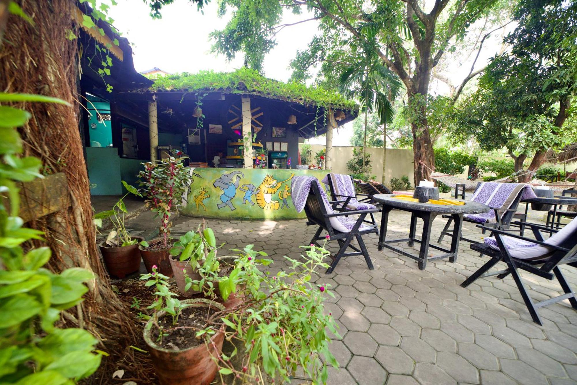 Chitwan Gaida Lodge - Animal Lovers & Birdwatchers Paradise Sauraha Luaran gambar
